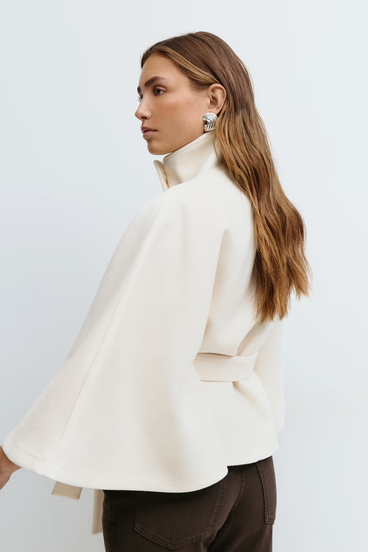 Mantella da donna con collo alto, giacca corta e sagomata, elegante per ufficio, autunno e inverno - foto 8