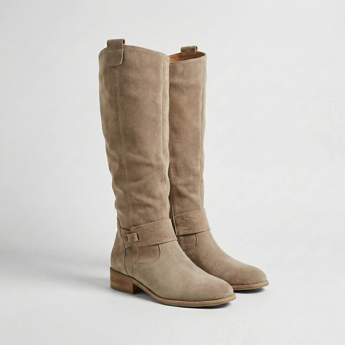 Stivali al ginocchio da donna effetto camoscio con tacco basso, morbidi per autunno e inverno - Beige